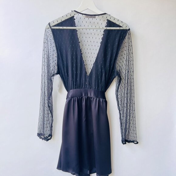 Flora Nikrooz NWT Showstopper lace / satin robe , black, Size M - Picture 3 of 9